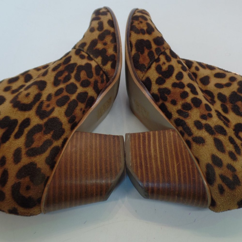 Designs From Beast Fashion Animal Print Shootie Bootie Block Heel Sz 9 Silver HW - Picture 5 of 9
